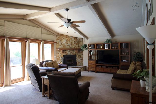 11219 Kentucky Road, Papillion, NE 68133