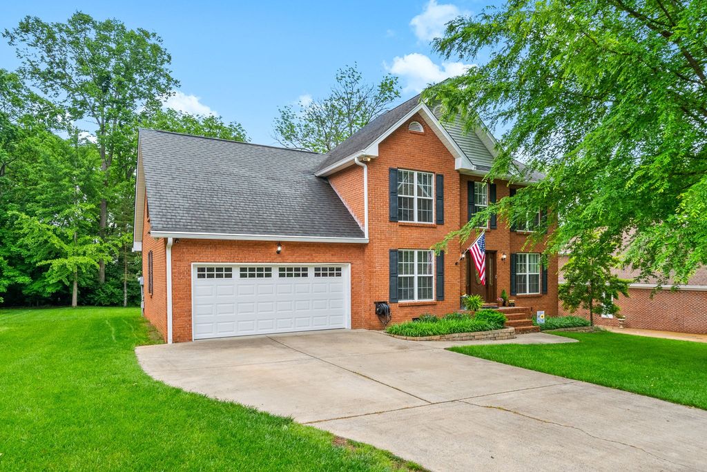 331 Bayhill Dr, Gallatin, TN 37066