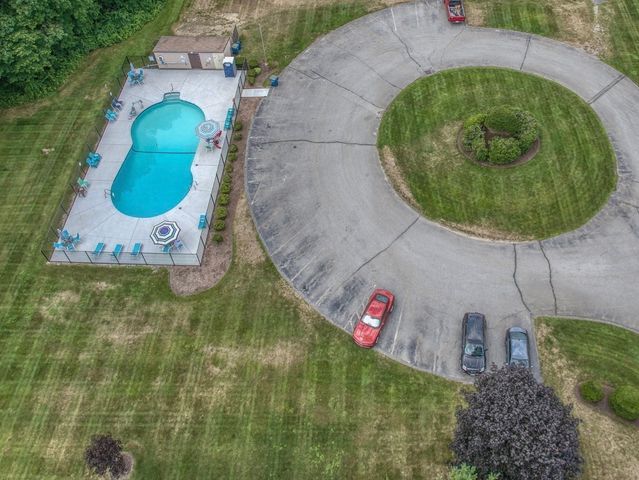 37 Decarolis Dr 37, Tewksbury, MA 01876