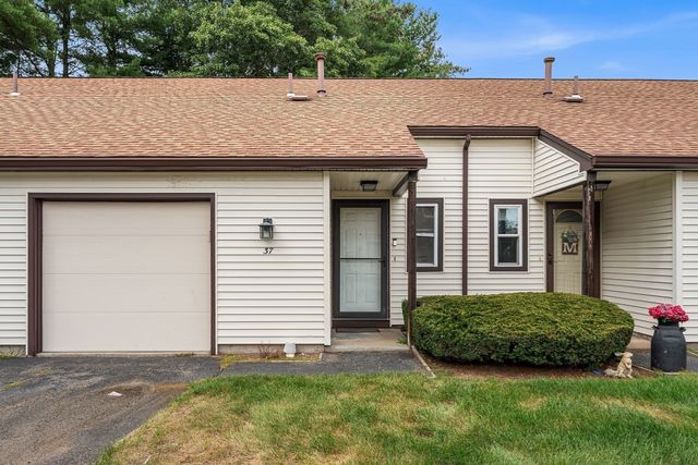 37 Decarolis Dr 37, Tewksbury, MA 01876