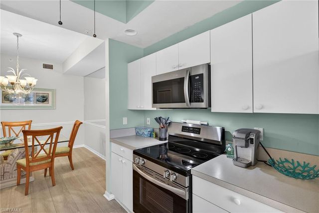 2925 Cypress Trace CIR # 103, Naples, FL 34119