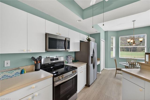 2925 Cypress Trace CIR # 103, Naples, FL 34119