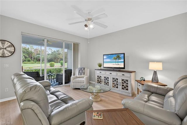 2925 Cypress Trace CIR # 103, Naples, FL 34119