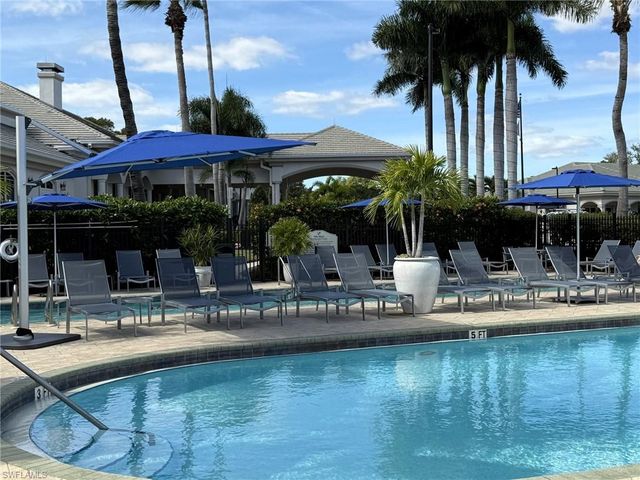 2925 Cypress Trace CIR # 103, Naples, FL 34119