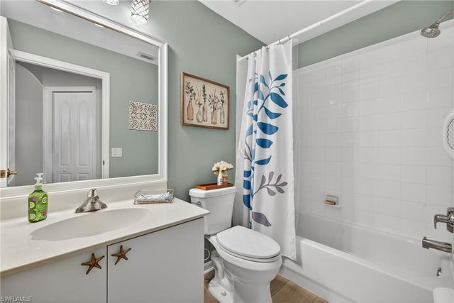 2925 Cypress Trace CIR # 103, Naples, FL 34119