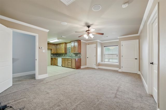 2056 Willow Bend Drive, Oak Leaf, TX 75154