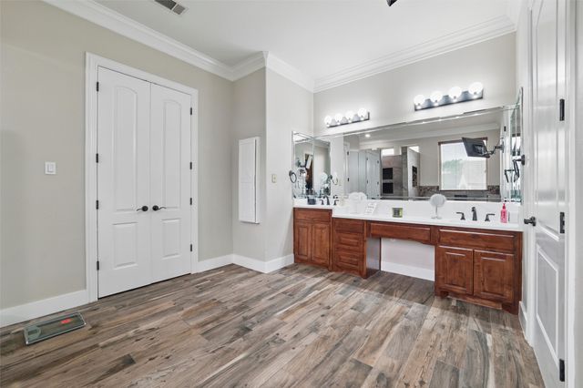 2056 Willow Bend Drive, Oak Leaf, TX 75154