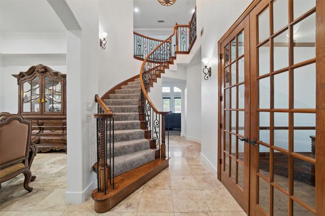 2056 Willow Bend Drive, Oak Leaf, TX 75154