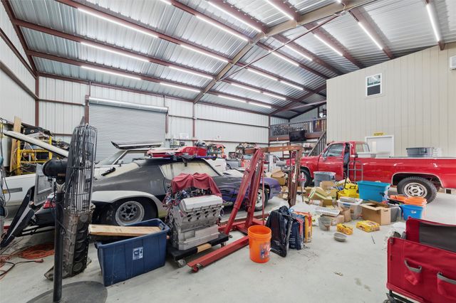 2056 Willow Bend Drive, Oak Leaf, TX 75154