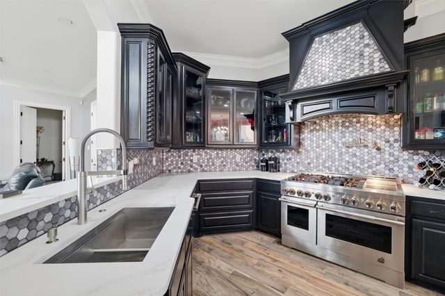 2056 Willow Bend Drive, Oak Leaf, TX 75154