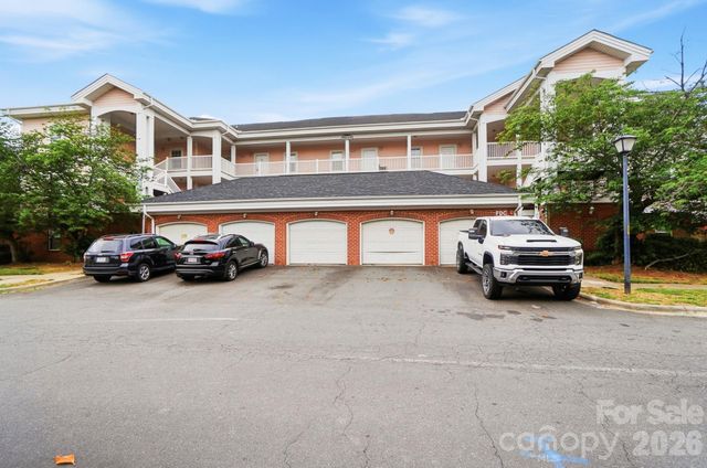 9070 Meadow Vista Road, Charlotte, NC 28213