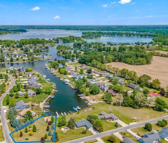 772 Marias Drive, Kinderhook Twp, MI 49036