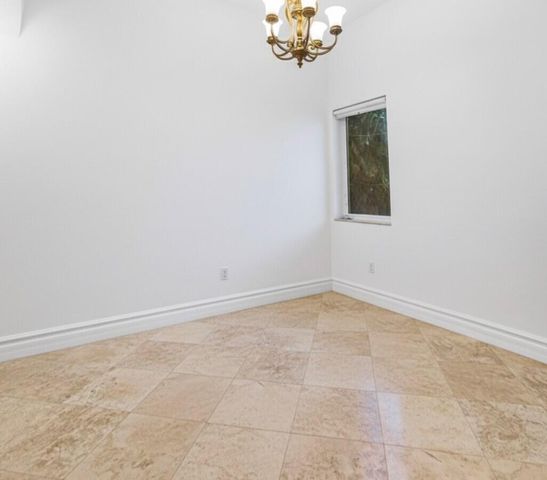 14 E Ocean Avenue, Ocean Ridge, FL 33435