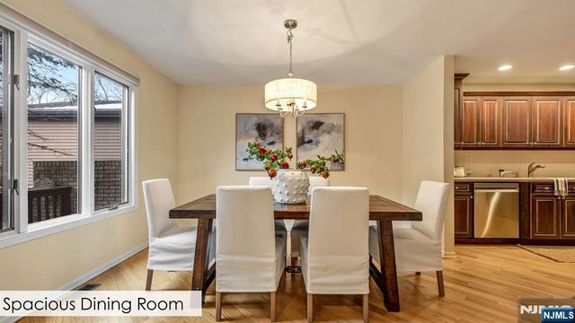 183 Van Winkle Lane, Mahwah, NJ 07430