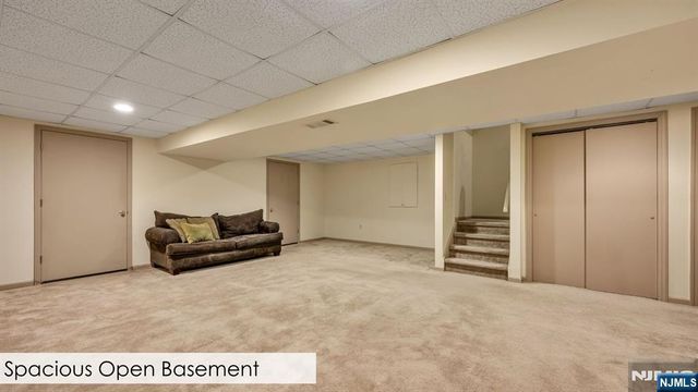 183 Van Winkle Lane, Mahwah, NJ 07430