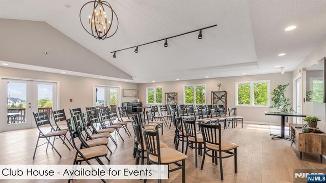 183 Van Winkle Lane, Mahwah, NJ 07430