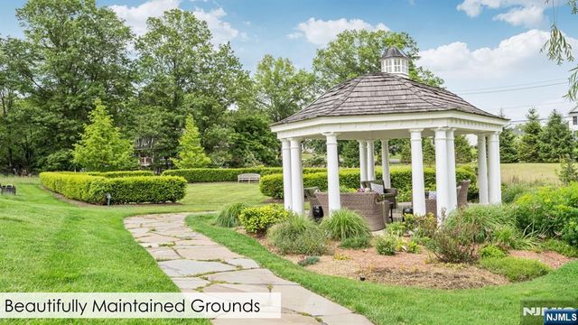 183 Van Winkle Lane, Mahwah, NJ 07430