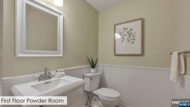 183 Van Winkle Lane, Mahwah, NJ 07430