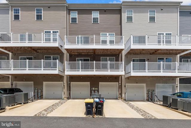 10545 JIM LOVELL LN, Lanham, MD 20706