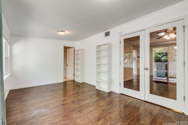 445 E Mistletoe, San Antonio, TX 78212