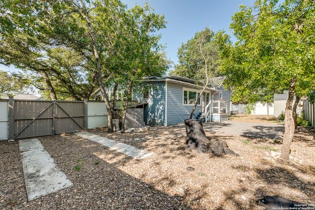 445 E Mistletoe, San Antonio, TX 78212