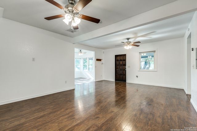 445 E Mistletoe, San Antonio, TX 78212