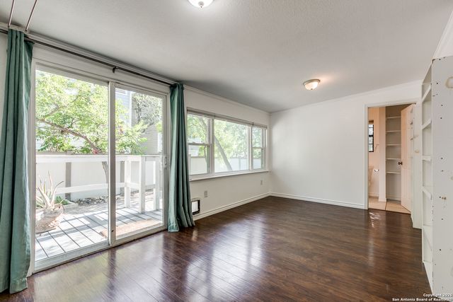 445 E Mistletoe, San Antonio, TX 78212