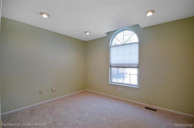 263 Whispering Hill, Commerce Twp, MI 48390