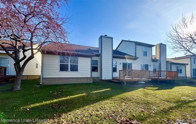 263 Whispering Hill, Commerce Twp, MI 48390