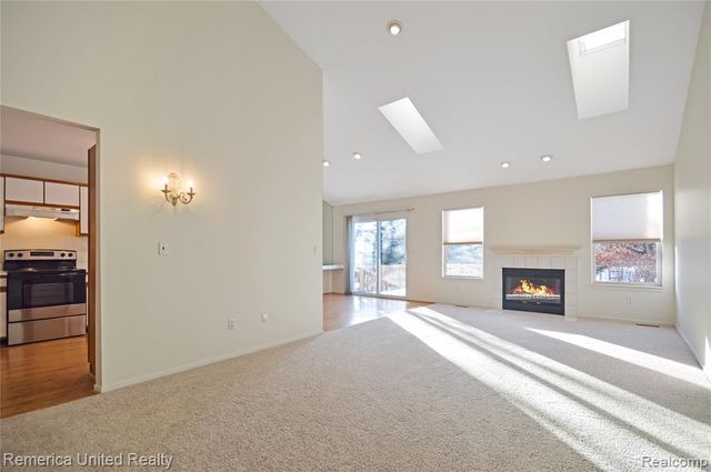 263 Whispering Hill, Commerce Twp, MI 48390