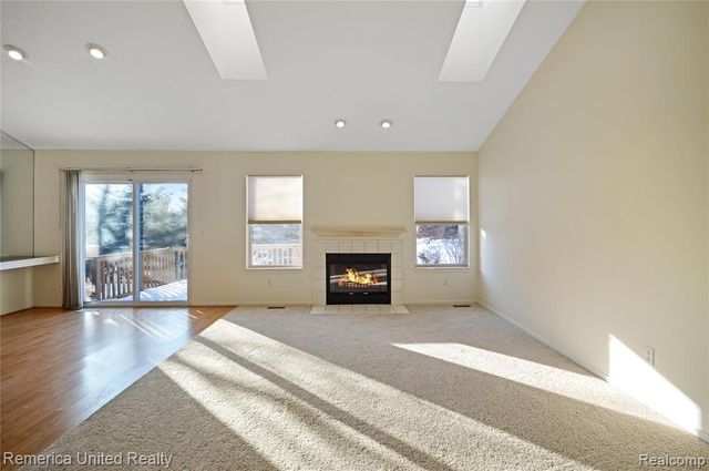263 Whispering Hill, Commerce Twp, MI 48390