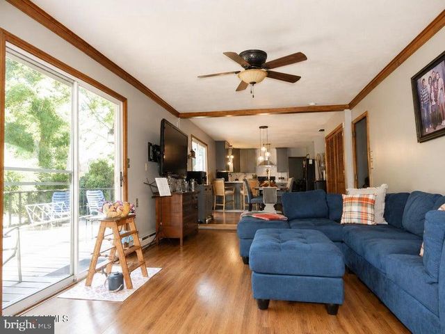 10 MEADOWBROOK DR, Selinsgrove, PA 17870