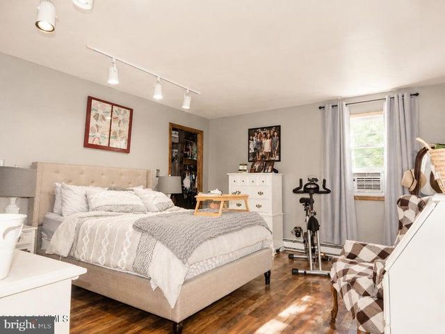10 MEADOWBROOK DR, Selinsgrove, PA 17870