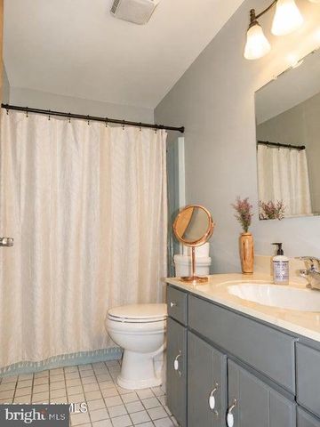 10 MEADOWBROOK DR, Selinsgrove, PA 17870