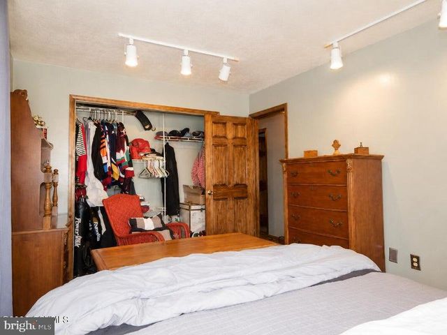 10 MEADOWBROOK DR, Selinsgrove, PA 17870