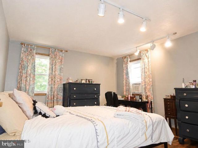 10 MEADOWBROOK DR, Selinsgrove, PA 17870