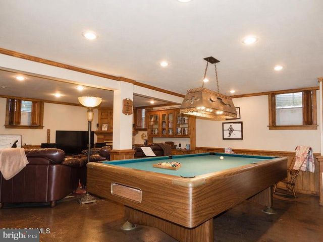 10 MEADOWBROOK DR, Selinsgrove, PA 17870