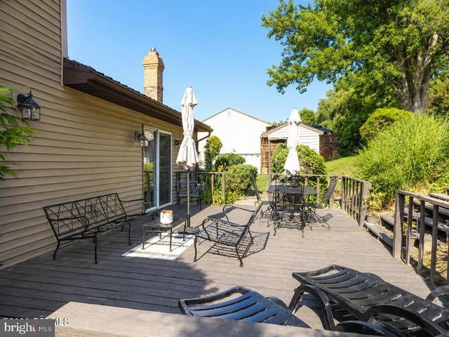 10 MEADOWBROOK DR, Selinsgrove, PA 17870