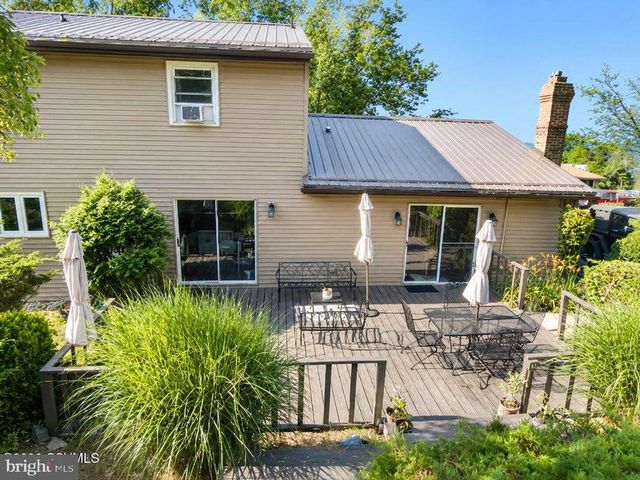 10 MEADOWBROOK DR, Selinsgrove, PA 17870