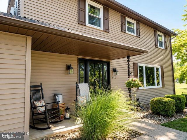 10 MEADOWBROOK DR, Selinsgrove, PA 17870
