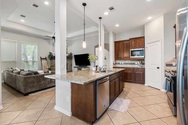35 Nagshead Place, Spring, TX 77389