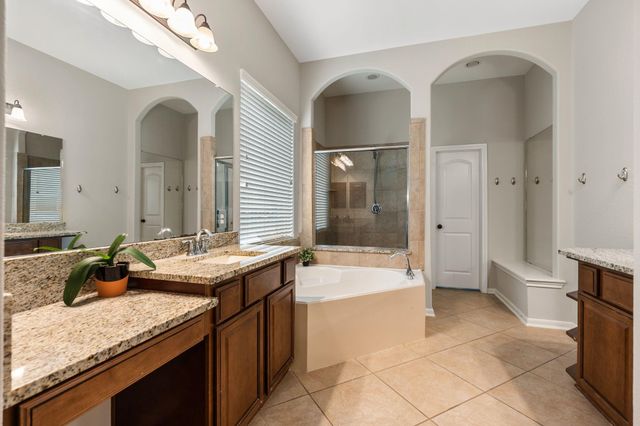 35 Nagshead Place, Spring, TX 77389