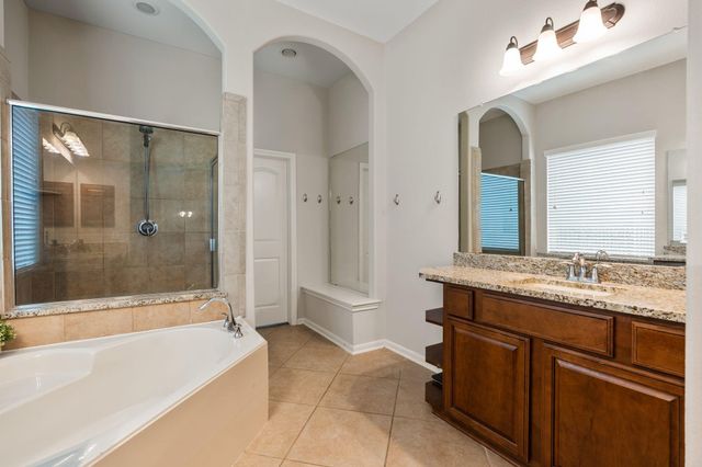 35 Nagshead Place, Spring, TX 77389
