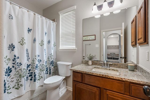 35 Nagshead Place, Spring, TX 77389