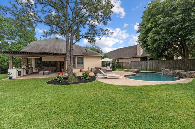 35 Nagshead Place, Spring, TX 77389