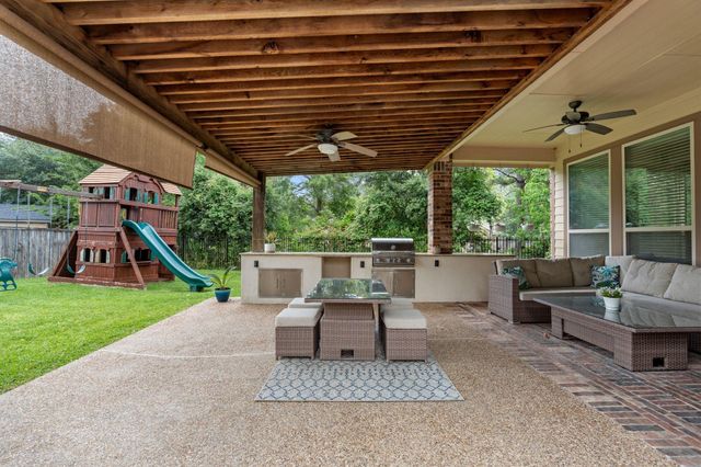 35 Nagshead Place, Spring, TX 77389
