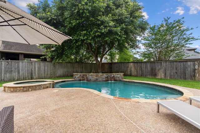 35 Nagshead Place, Spring, TX 77389