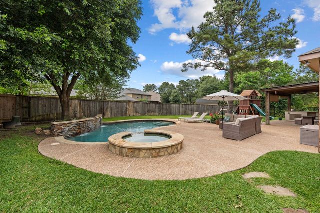 35 Nagshead Place, Spring, TX 77389