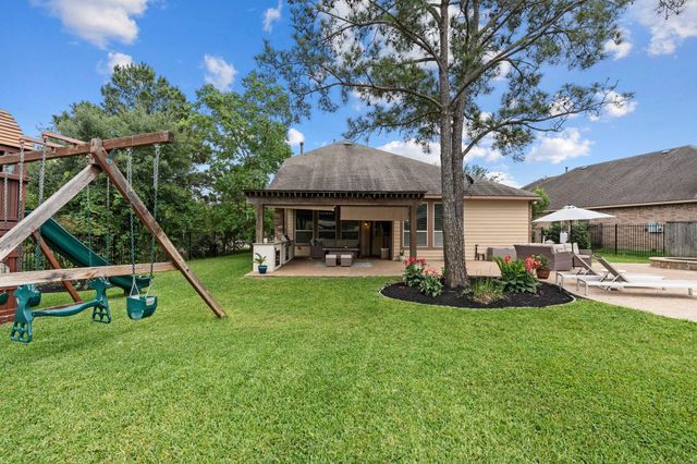 35 Nagshead Place, Spring, TX 77389