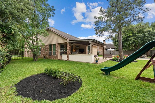 35 Nagshead Place, Spring, TX 77389